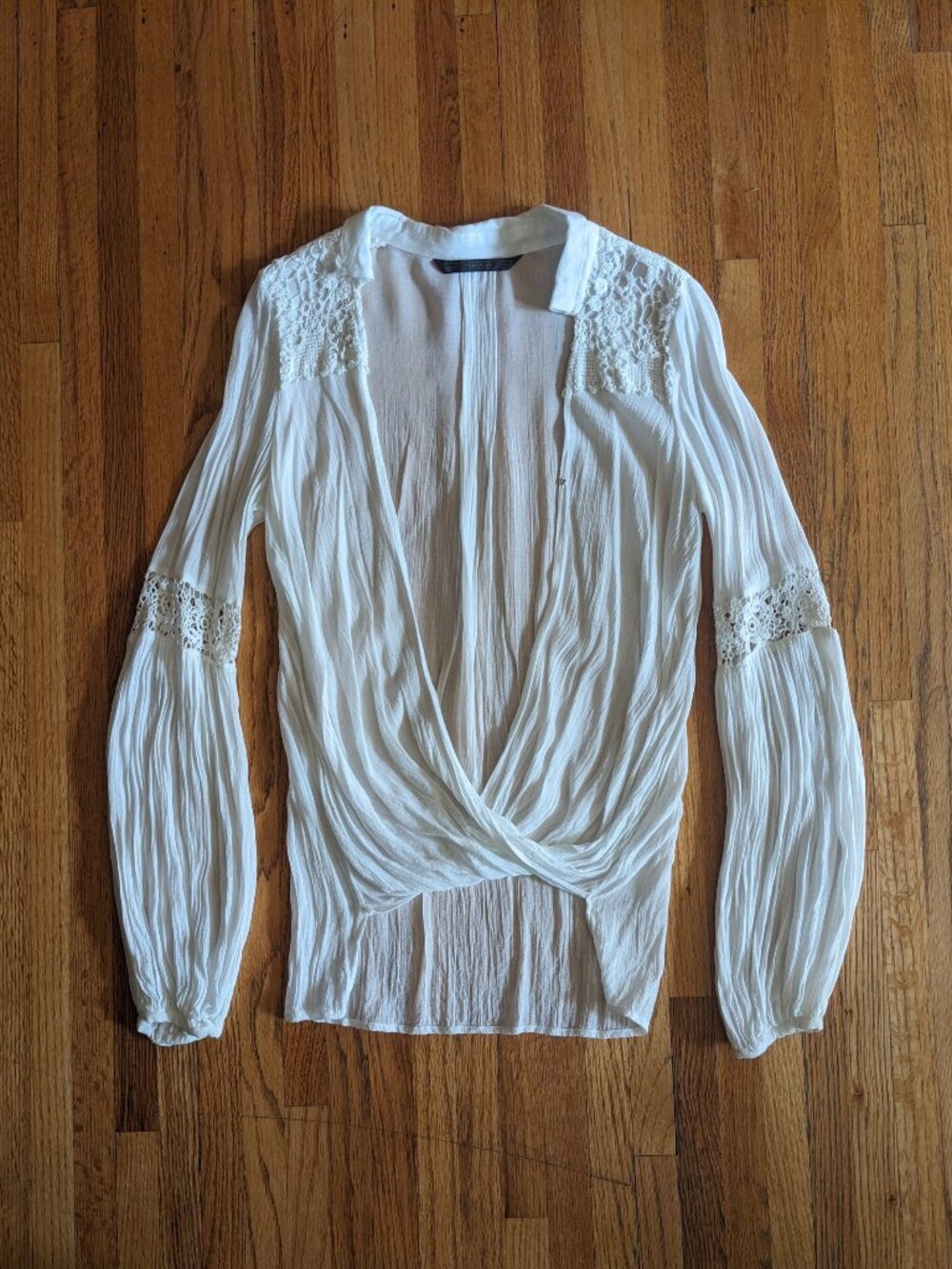 Zara Trafaluc off white crinkle long sleeve boho blouse with lace inserts